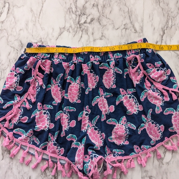 Women's Simply Southern Turtle Print Shorts size large/extra large - Picture 4 of 5